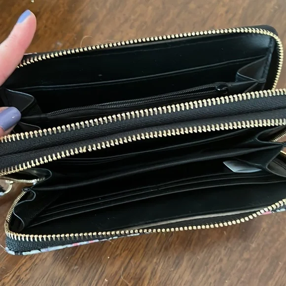 Floral Wallet - Picture 4 of 4